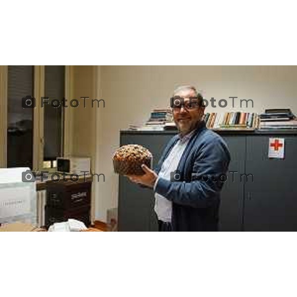 Foto Manzoni Tiziano/LaPresse 1-12-2023 Bergamo Italia- Cronaca Bergamo 8 pasticceri bergmaschi decretano il panettone migliorenella redazione del corriere Bg