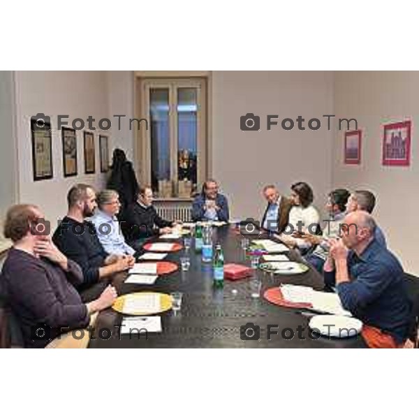 Foto Manzoni Tiziano/LaPresse 1-12-2023 Bergamo Italia- Cronaca Bergamo 8 pasticceri bergmaschi decretano il panettone migliorenella redazione del corriere Bg