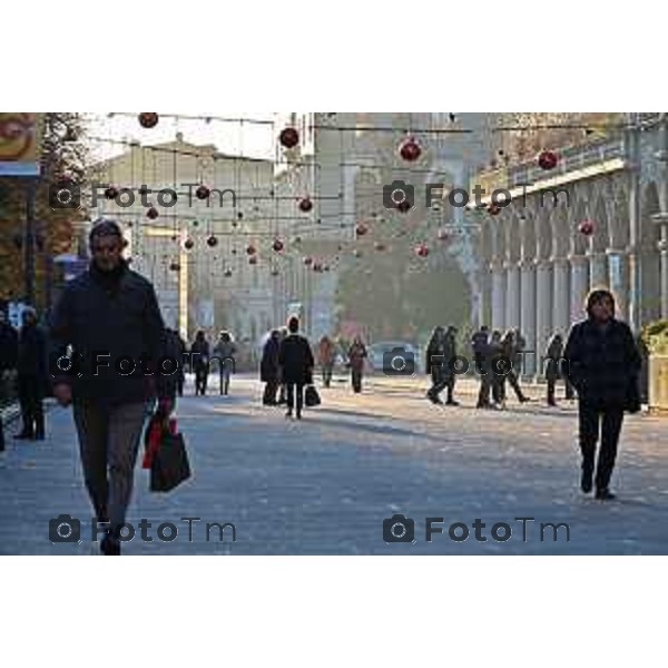 Tiziano Manzoni/LaPresse 19-12- 2023 Bergamo, Italia Cronaca Bergamo sentierone Natale Controlli Bergamo