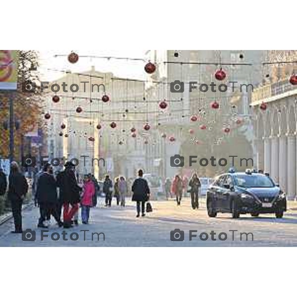 Tiziano Manzoni/LaPresse 19-12- 2023 Bergamo, Italia Cronaca Bergamo sentierone Natale Controlli Bergamo