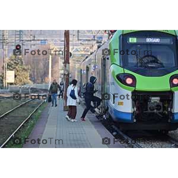 Foto Manzoni Tiziano/LaPresse 20-12-2023 Bergamo Italia- Cronaca Bergamo Ponte San Pietro raddoppio ferroviario stazione fs