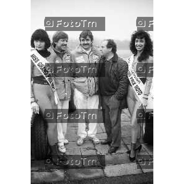 Foto Nino Cassotti for- Manzoni Tiziano Bergamo Italia- Cronaca Milano 20-12-1989 partenza Parigi Dakar Vismara Fogar