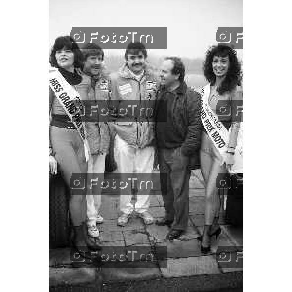 Foto Nino Cassotti for- Manzoni Tiziano Bergamo Italia- Cronaca Milano 20-12-1989 partenza Parigi Dakar Vismara Fogar