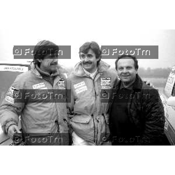 Foto Nino Cassotti for- Manzoni Tiziano Bergamo Italia- Cronaca Milano 20-12-1989 partenza Parigi Dakar Vismara Fogar