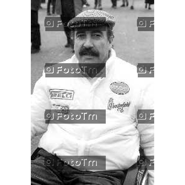 Foto Nino Cassotti for- Manzoni Tiziano Bergamo Italia- Cronaca Milano 20-12-1989 partenza Parigi Dakar Vismara Fogar