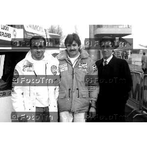 Foto Nino Cassotti for- Manzoni Tiziano Bergamo Italia- Cronaca Milano 20-12-1989 partenza Parigi Dakar Vismara Fogar