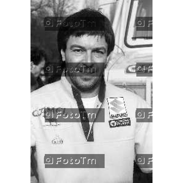 Foto Nino Cassotti for- Manzoni Tiziano Bergamo Italia- Cronaca Milano 20-12-1989 partenza Parigi Dakar Vismara Fogar