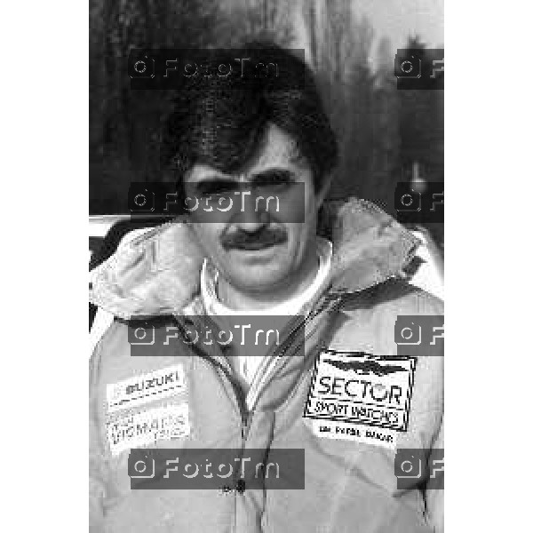 Foto Nino Cassotti for- Manzoni Tiziano Bergamo Italia- Cronaca Milano 20-12-1989 partenza Parigi Dakar Vismara Fogar