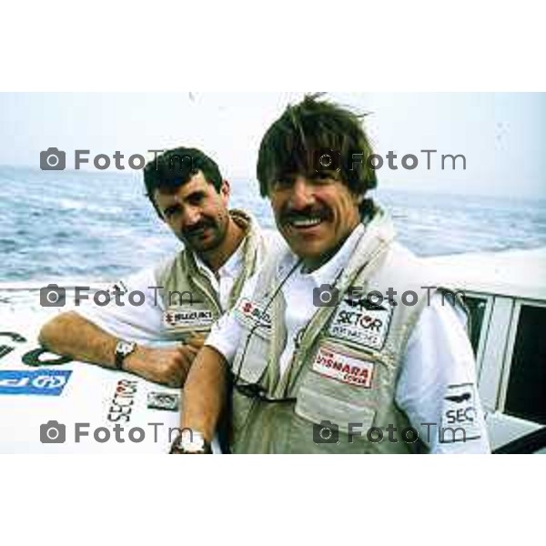 Foto Nino Cassotti for- Manzoni Tiziano Bergamo Italia- Cronaca Milano 20-12-1989 partenza Parigi Dakar Vismara Fogar