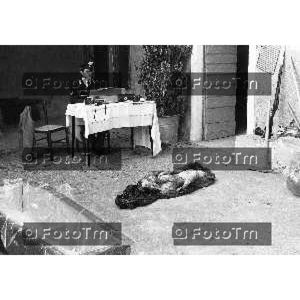 Foto Nino Cassotti for- Manzoni Tiziano Bergamo Italia- Cronaca 13 febbraio 1984: due cadaveri vengono trovati nel sottoscala di una villa di Leffe. Sono i corpi della moglie e della figlia di Giovanni Bergamaschi, il bancario che verrà poi ricordato come “il mostro di Leffe”