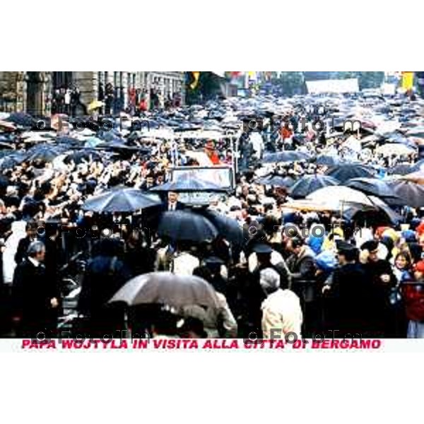 Foto Nino Cassotti for- Manzoni Tiziano Bergamo Italia- Cronaca Ottobre 1978 elezione a Papa Cardinal Karol Wojtyla visita a Bergamo