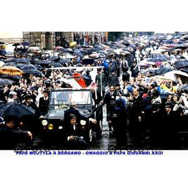 Foto Nino Cassotti for- Manzoni Tiziano Bergamo Italia- Cronaca Ottobre 1978 elezione a Papa Cardinal Karol Wojtyla visita a Bergamo