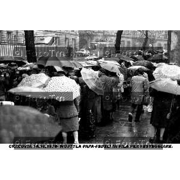 Foto Nino Cassotti for- Manzoni Tiziano Bergamo Italia- Cronaca Ottobre 1978 elezione a Papa Cardinal Karol Wojtyla visita a Bergamo