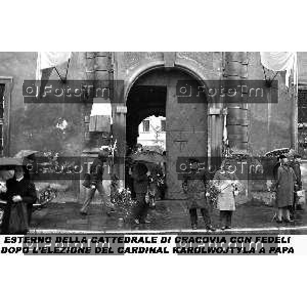 Foto Nino Cassotti for- Manzoni Tiziano Bergamo Italia- Cronaca Ottobre 1978 elezione a Papa Cardinal Karol Wojtyla visita a Bergamo