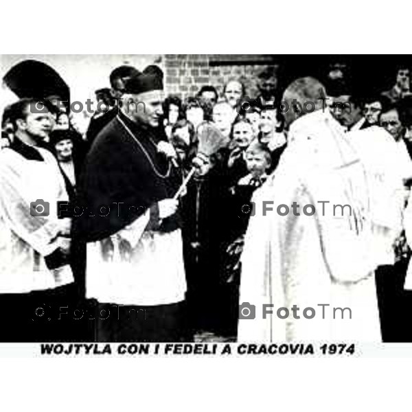 Foto Nino Cassotti for- Manzoni Tiziano Bergamo Italia- Cronaca Ottobre 1978 elezione a Papa Cardinal Karol Wojtyla visita a Bergamo