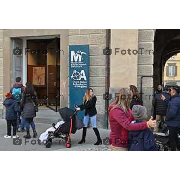 Foto Manzoni Tiziano/LaPresse 31-12-2023 Bergamo Italia- Cronaca Bergamo Alta turisti folla gente musei museo civico scienza apertura città Alta