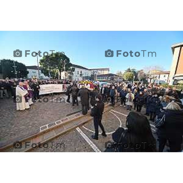 Foto Manzoni Tiziano/LaPresse 20-01-2024 Bergamo Italia - Cronaca - Brembate Sopra Bergamo funerale di Morgan Algeri