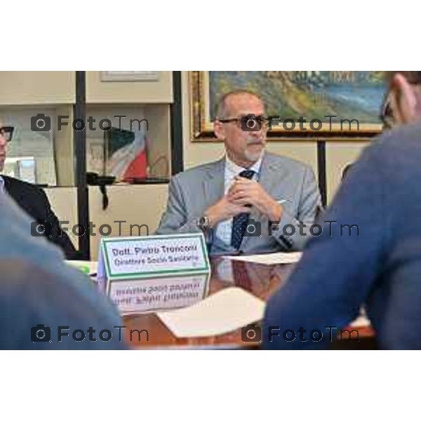 Foto Manzoni Tiziano/ 23-1-2024 Bergamo Italia- Cronaca Giovanni Palazzi con il suo staff nuova dirigenza Ospedale di Treviglio ( Pietro Tronconi, Antonio Manfredi e Avvocato Francesco Ozzo ) 