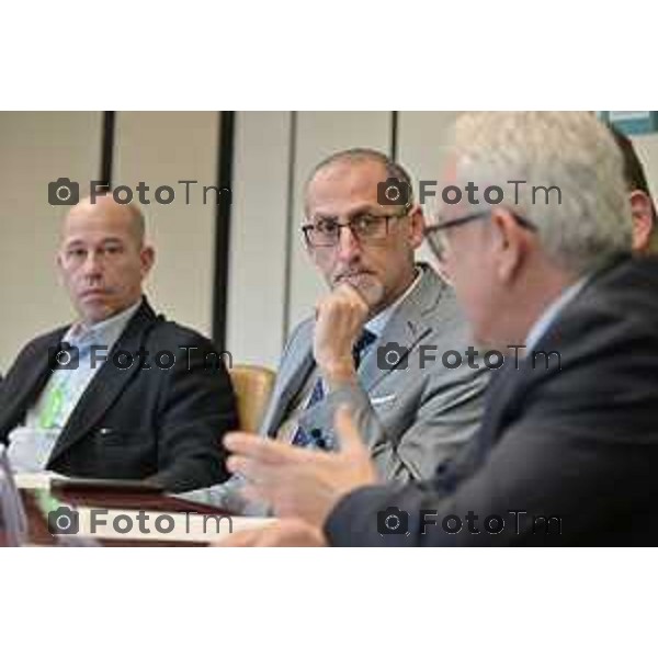 Foto Manzoni Tiziano/ 23-1-2024 Bergamo Italia- Cronaca Giovanni Palazzi con il suo staff nuova dirigenza Ospedale di Treviglio ( Pietro Tronconi, Antonio Manfredi e Avvocato Francesco Ozzo ) 