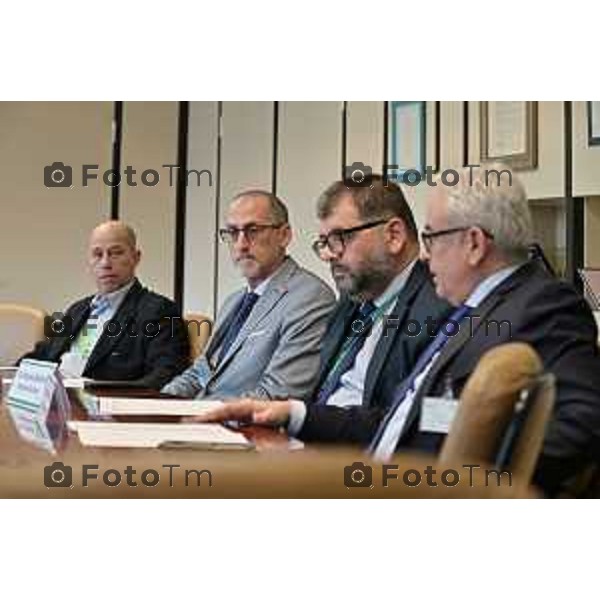 Foto Manzoni Tiziano/ 23-1-2024 Bergamo Italia- Cronaca Giovanni Palazzi con il suo staff nuova dirigenza Ospedale di Treviglio ( Pietro Tronconi, Antonio Manfredi e Avvocato Francesco Ozzo ) 