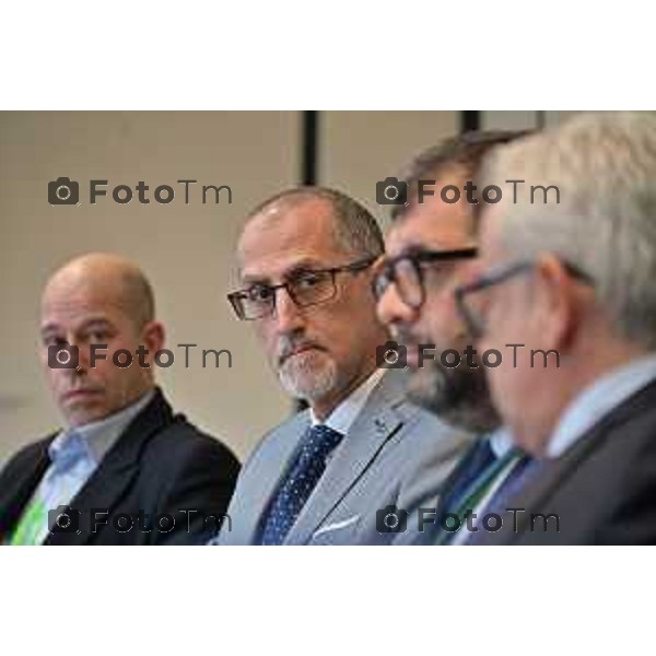 Foto Manzoni Tiziano/ 23-1-2024 Bergamo Italia- Cronaca Giovanni Palazzi con il suo staff nuova dirigenza Ospedale di Treviglio ( Pietro Tronconi, Antonio Manfredi e Avvocato Francesco Ozzo ) 