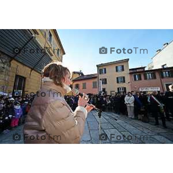 Foto Manzoni Tiziano/LaPresse 29-1-2024 Bergamo Italia- Cronaca Ex Caserma Montelungo Posa della Stolperschwelle - Soglia d’inciampo