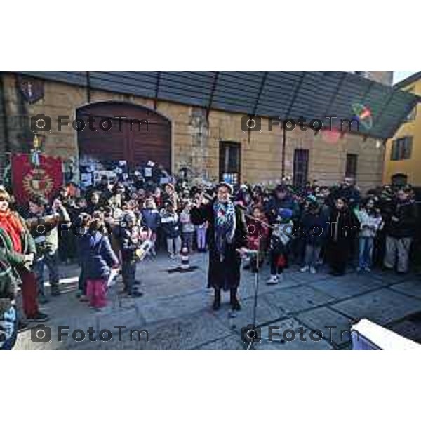 Foto Manzoni Tiziano/LaPresse 29-1-2024 Bergamo Italia- Cronaca Ex Caserma Montelungo Posa della Stolperschwelle - Soglia d’inciampo