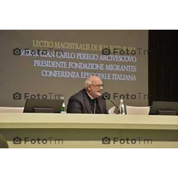 Tiziano Manzoni/LaPresse 30-01- 2024 Bergamo, Italia Cronaca Bergamo Fondazione San Michele Arcangel Mons. Gian Carlo Perego, Presidente della Migrantes Lectio Magistralis sul Tema "Migranti: Problema, Risorsa o Presenza?"