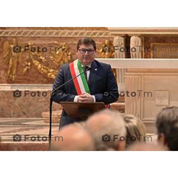 Foto Manzoni Tiziano/LaPresse 3-2-2024 Bergamo Italia- Cronaca Vittorio Sgarbi inaugura , "La porta del cielo", il nuovo museo Basilica Treviglio. parroco monsignor Norberto Donghi