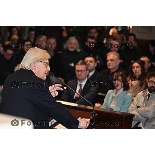 Foto Manzoni Tiziano/LaPresse 3-2-2024 Bergamo Italia- Cronaca Vittorio Sgarbi inaugura , "La porta del cielo", il nuovo museo Basilica Treviglio. parroco monsignor Norberto Donghi