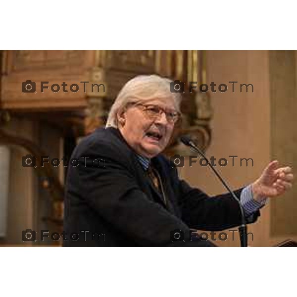 Foto Manzoni Tiziano/LaPresse 3-2-2024 Bergamo Italia- Cronaca Vittorio Sgarbi inaugura , "La porta del cielo", il nuovo museo Basilica Treviglio. parroco monsignor Norberto Donghi