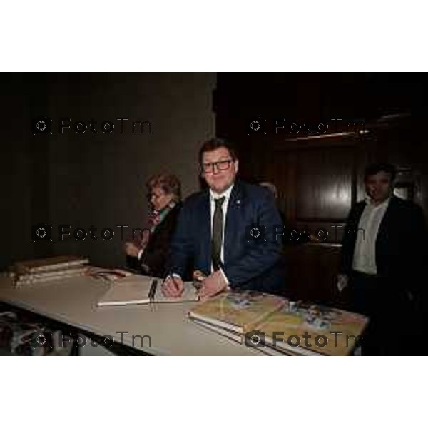 Foto Manzoni Tiziano/LaPresse 3-2-2024 Bergamo Italia- Cronaca Vittorio Sgarbi inaugura , "La porta del cielo", il nuovo museo Basilica Treviglio. parroco monsignor Norberto Donghi