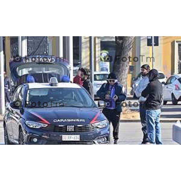 Foto Manzoni Tiziano/LaPresse 4-2-2024 Bergamo Italia- Cronaca Avvio Bergamo Stazione ferroviaria Rfi treni controlli carabinieri polizia