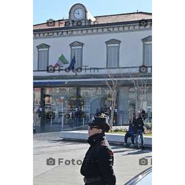 Foto Manzoni Tiziano/LaPresse 4-2-2024 Bergamo Italia- Cronaca Avvio Bergamo Stazione ferroviaria Rfi treni controlli carabinieri polizia