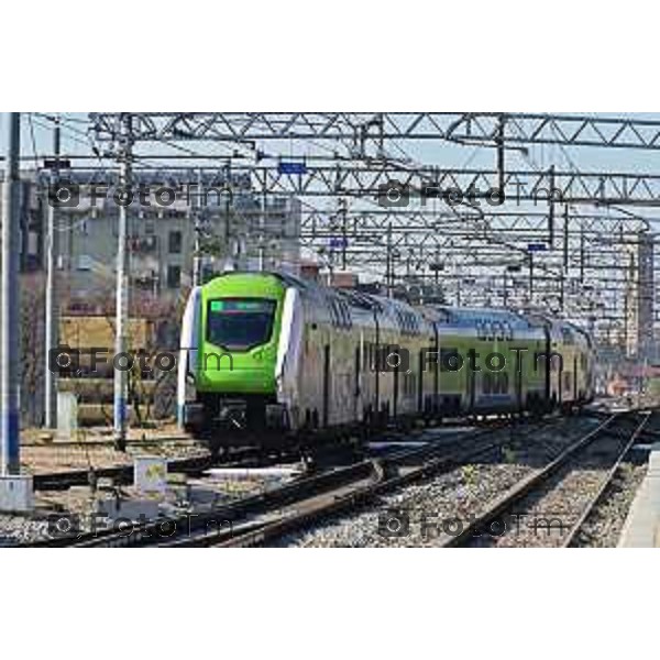 Foto Manzoni Tiziano/LaPresse 4-2-2024 Bergamo Italia- Cronaca Avvio Bergamo Stazione ferroviaria Rfi treni controlli carabinieri polizia