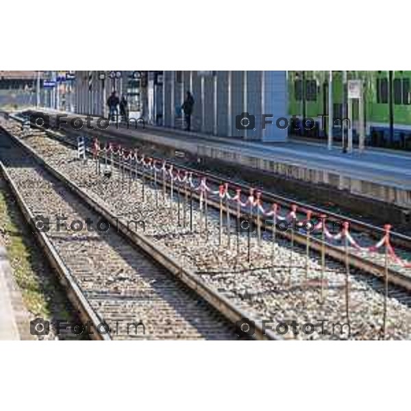 Foto Manzoni Tiziano/LaPresse 4-2-2024 Bergamo Italia- Cronaca Avvio Bergamo Stazione ferroviaria Rfi treni controlli carabinieri polizia