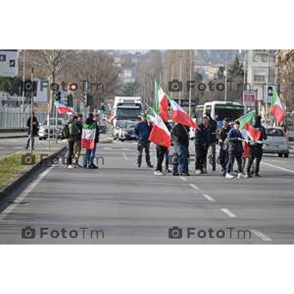 Tiziano Manzoni/LaPresse 8-02- 2024 Bergamo, Italia Cronaca Bergamo Manifestazione agricoltori contro leggi EU