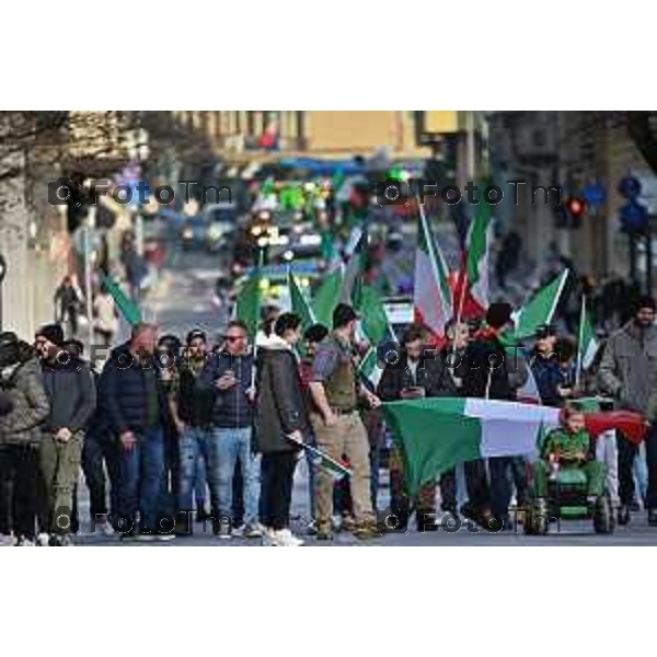 Tiziano Manzoni/LaPresse 8-02- 2024 Bergamo, Italia Cronaca Bergamo Manifestazione agricoltori contro leggi EU