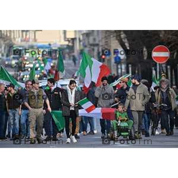 Tiziano Manzoni/LaPresse 8-02- 2024 Bergamo, Italia Cronaca Bergamo Manifestazione agricoltori contro leggi EU