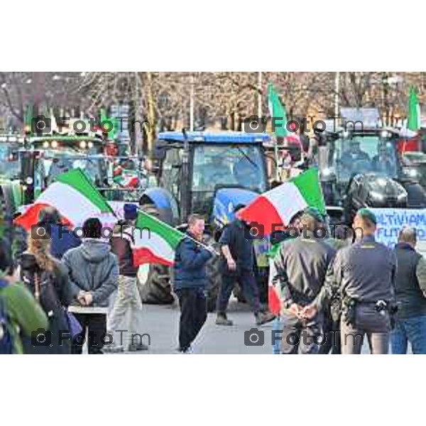 Tiziano Manzoni/LaPresse 8-02- 2024 Bergamo, Italia Cronaca Bergamo Manifestazione agricoltori contro leggi EU