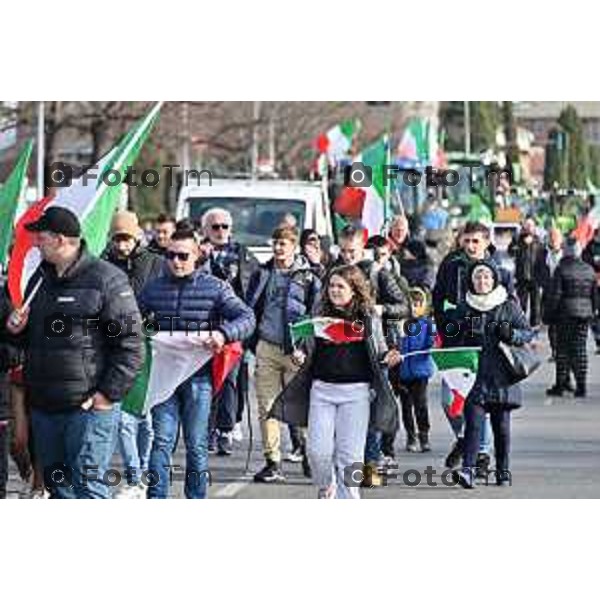 Tiziano Manzoni/LaPresse 8-02- 2024 Bergamo, Italia Cronaca Bergamo Manifestazione agricoltori contro leggi EU