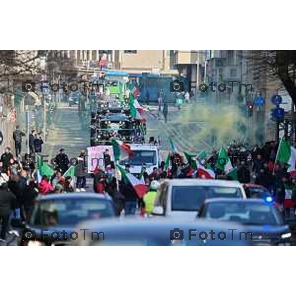 Tiziano Manzoni/LaPresse 8-02- 2024 Bergamo, Italia Cronaca Bergamo Manifestazione agricoltori contro leggi EU