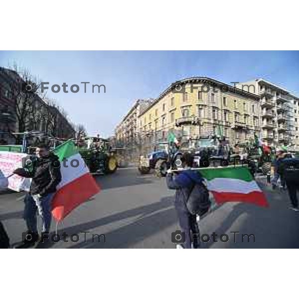 Tiziano Manzoni/LaPresse 8-02- 2024 Bergamo, Italia Cronaca Bergamo Manifestazione agricoltori contro leggi EU