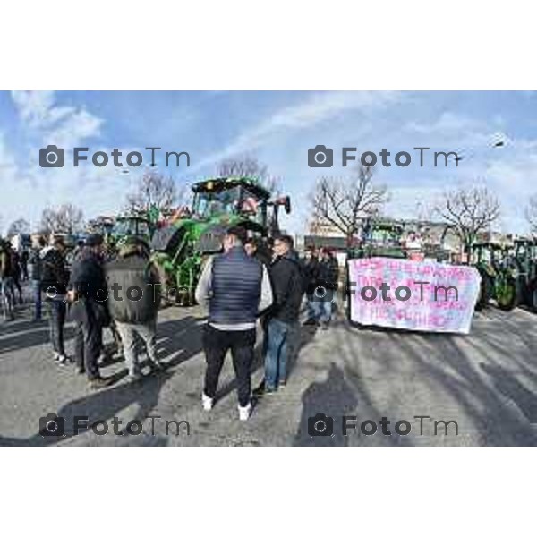 Tiziano Manzoni/LaPresse 8-02- 2024 Bergamo, Italia Cronaca Bergamo Manifestazione agricoltori contro leggi EU