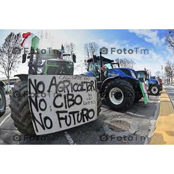 Tiziano Manzoni/LaPresse 8-02- 2024 Bergamo, Italia Cronaca Bergamo Manifestazione agricoltori contro leggi EU