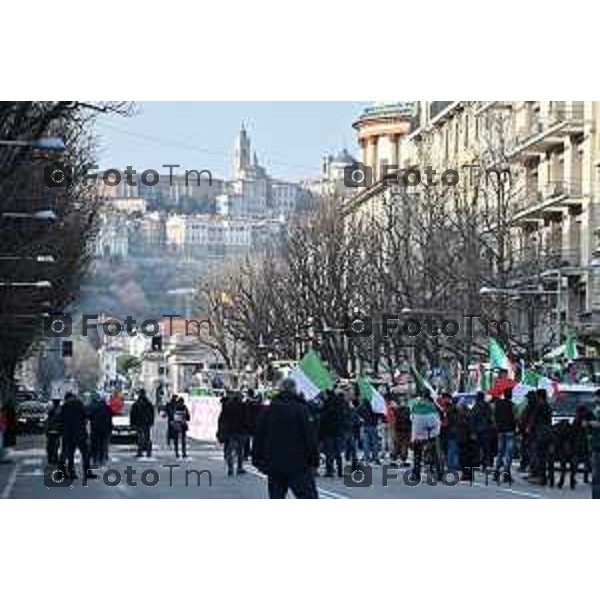 Tiziano Manzoni/LaPresse 8-02- 2024 Bergamo, Italia Cronaca Bergamo Manifestazione agricoltori contro leggi EU