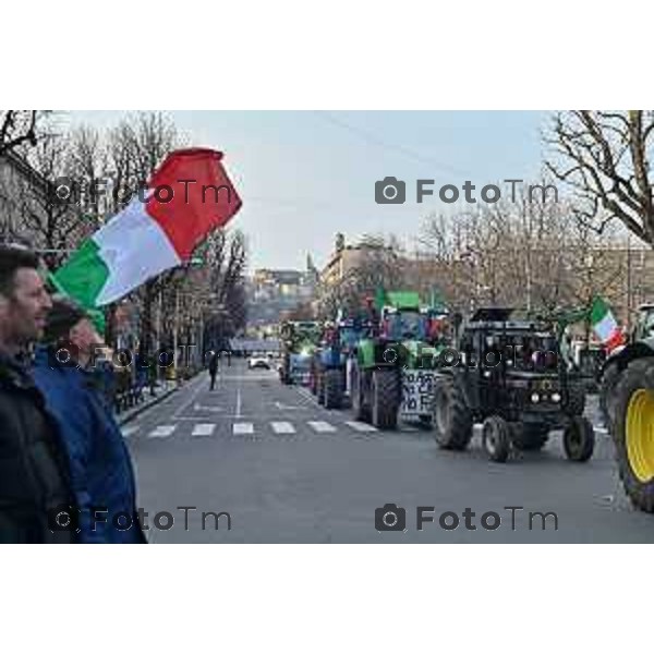 Tiziano Manzoni/LaPresse 8-02- 2024 Bergamo, Italia Cronaca Bergamo Manifestazione agricoltori contro leggi EU