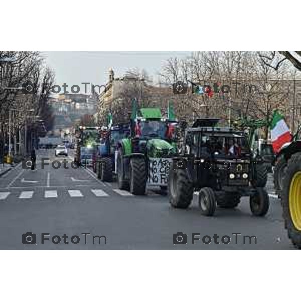 Tiziano Manzoni/LaPresse 8-02- 2024 Bergamo, Italia Cronaca Bergamo Manifestazione agricoltori contro leggi EU