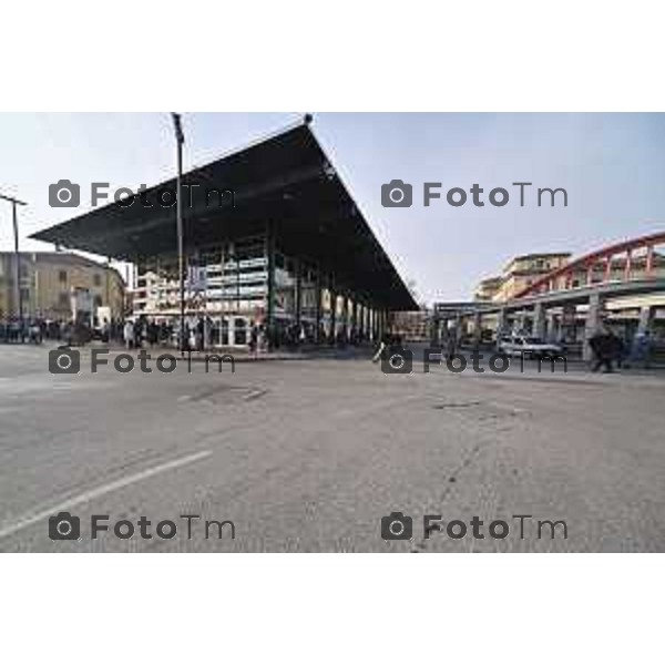 Foto Manzoni Tiziano/LaPresse 9-02-2024 Bergamo Italia- Cronaca Bergamo stazione autolinee pensiline