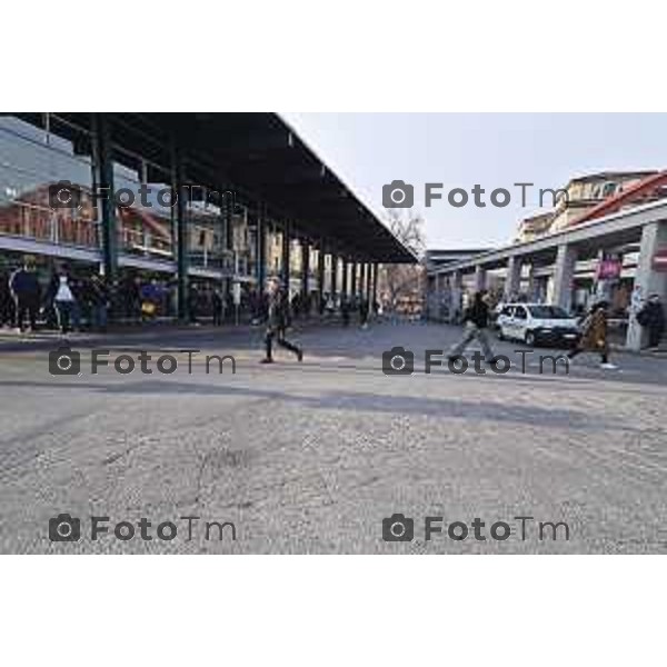 Foto Manzoni Tiziano/LaPresse 9-02-2024 Bergamo Italia- Cronaca Bergamo stazione autolinee pensiline